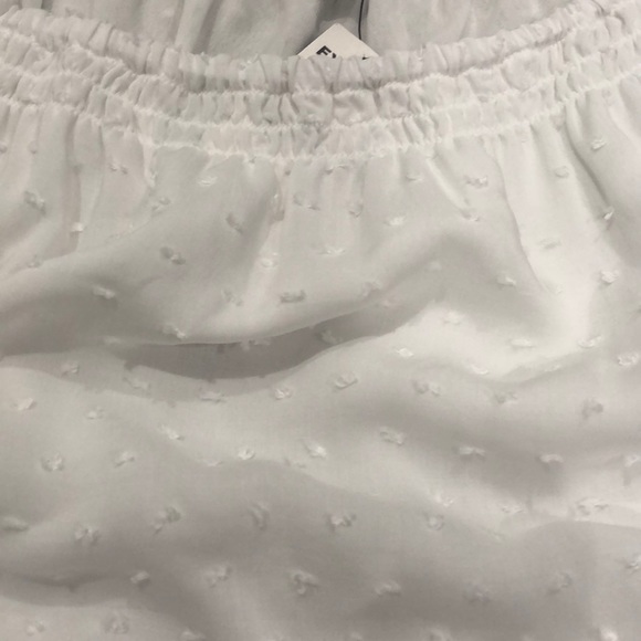 ๐HP!๐Express white dot flutter sleeve top - Picture 9 of 14